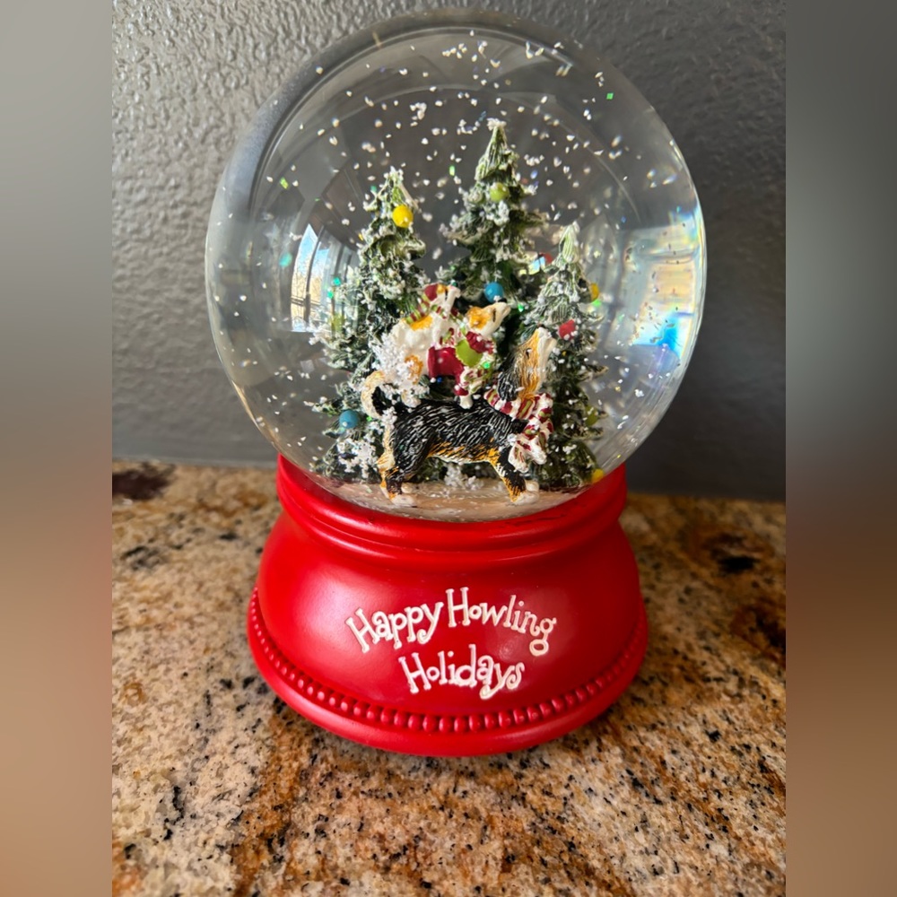 Christmas NWT RAZ musical snow globe Happy Howling Holidays